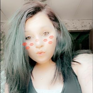 Meet your Posher, Makayla